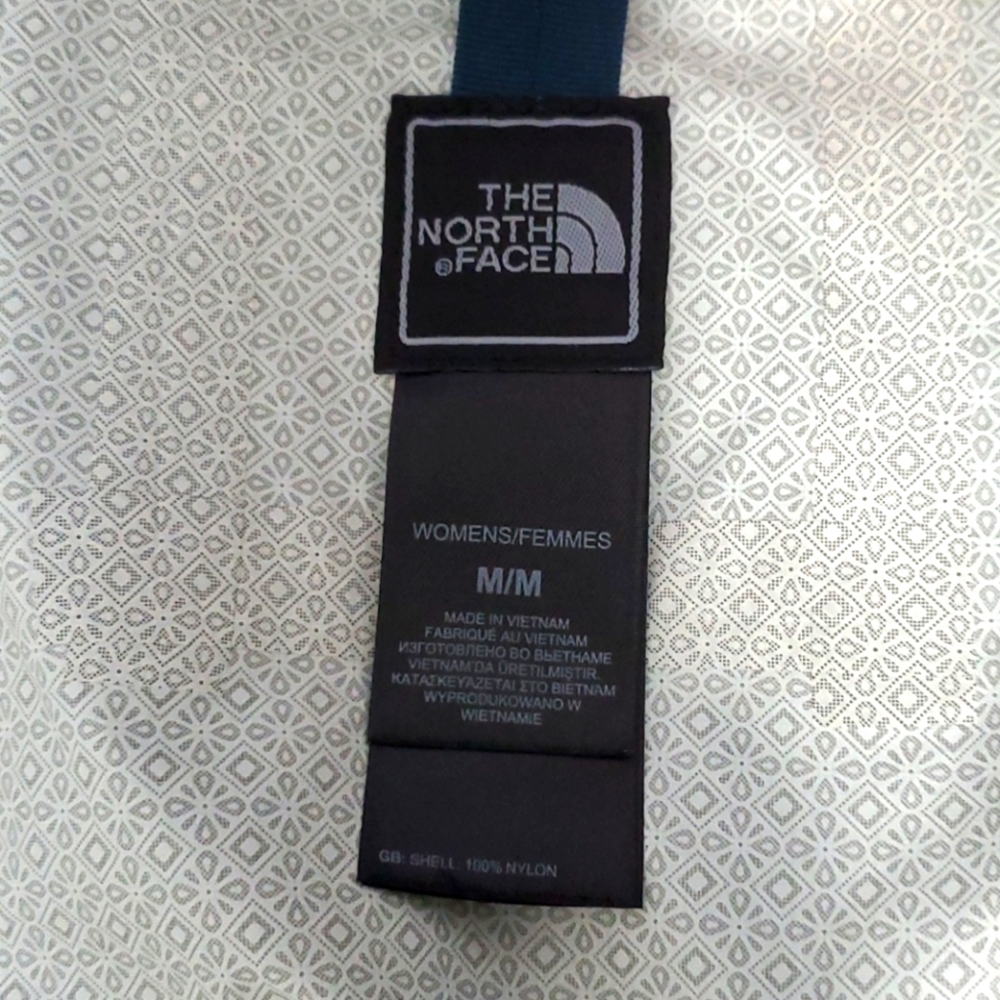 Authentic The North Face Venture Jacket - image 3